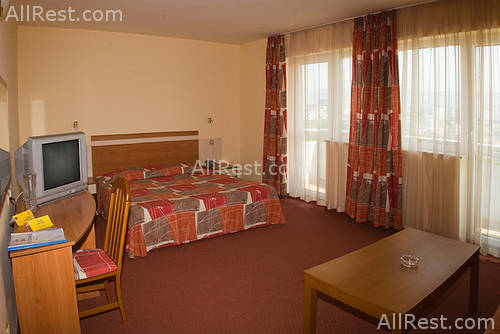 Cherno More Hotel 8